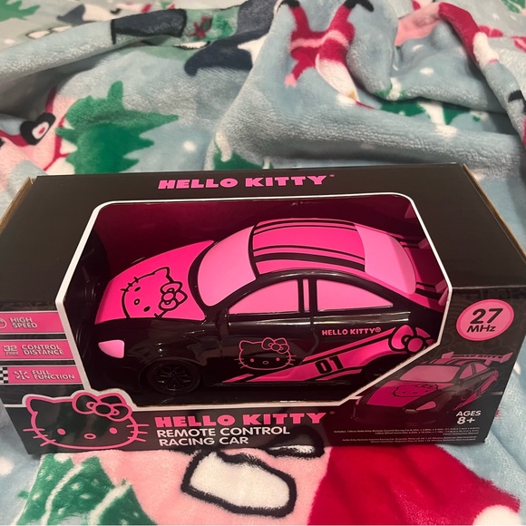 Hello kitty race car - Picture 2 of 4